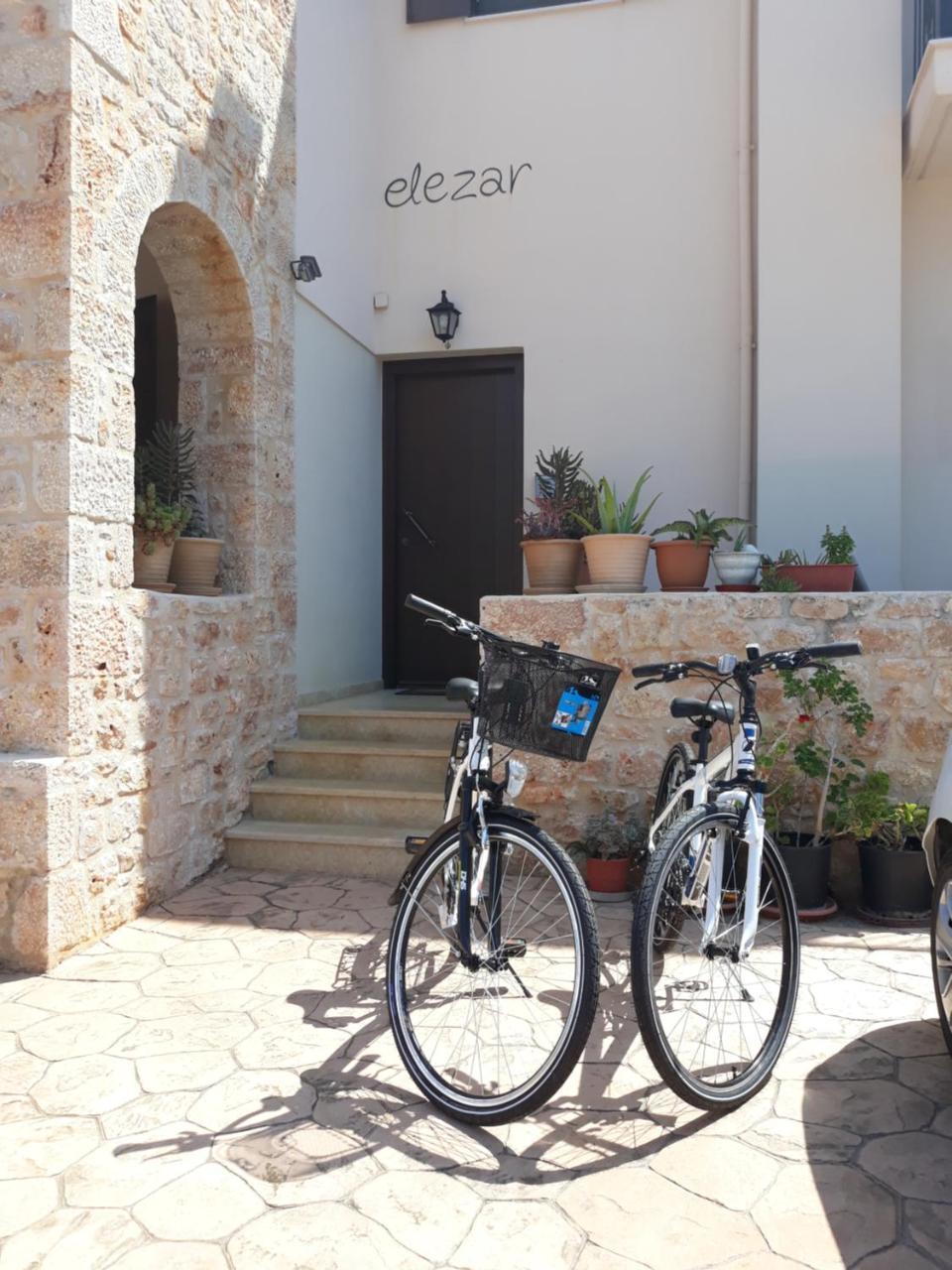 Elezar Néon Oítilon